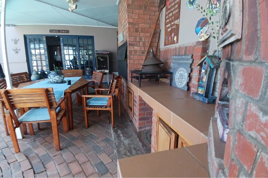4 Bedroom Property for Sale in Herlear Northern Cape